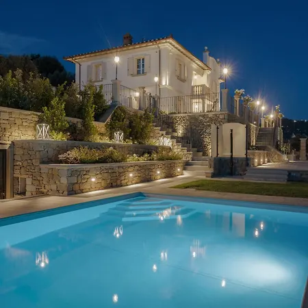 Lucia Villa